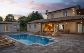 4 Bedroom Lovely Home In Pusti